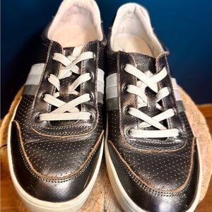 REVITALIGN Black and Gray Women's Sneakers